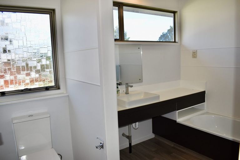 Photo of property in 55 Freemans Road, Otaki, 5512