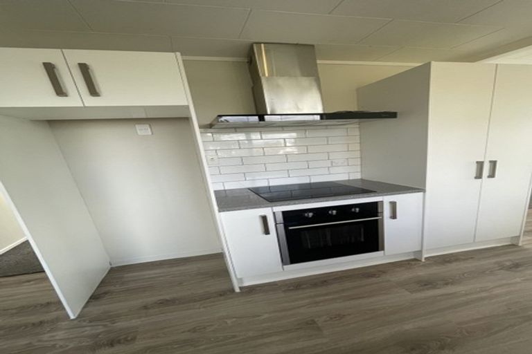 Photo of property in 9 Innismara Avenue, Wattle Downs, Auckland, 2103