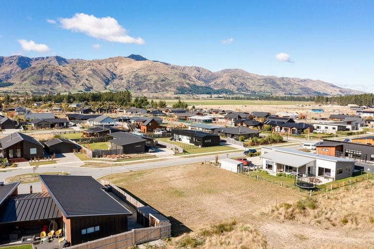 Photo of property in 14 Isthmus Place, Lake Hawea, 9382