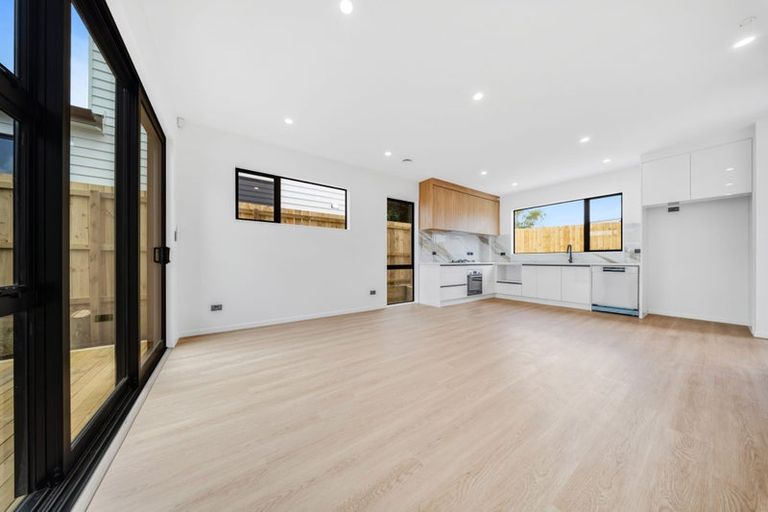 Photo of property in 7b Waimai Avenue, Weymouth, Auckland, 2103