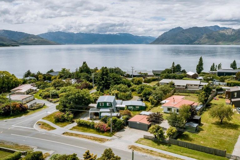 Photo of property in 132 Capell Avenue, Lake Hawea, Wanaka, 9382