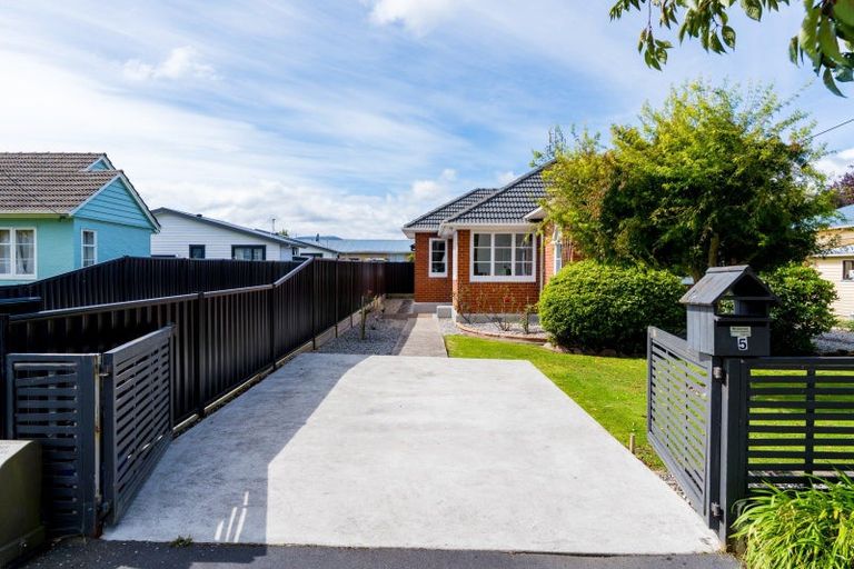 Photo of property in 5 Queen Street, Brighton, Dunedin, 9035