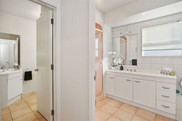 Photo of property in 107 Torkar Road, Clarks Beach, 2122