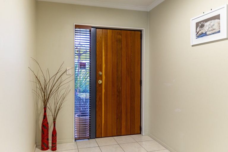 Photo of property in 3 Newbury Place, Taradale, Napier, 4112