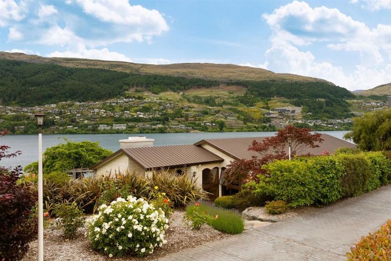 Photo of property in 315 Peninsula Road, Kelvin Heights, Queenstown, 9300