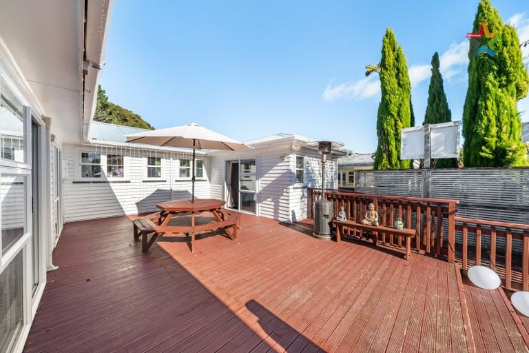 Photo of property in 7 Hine Road, Wainuiomata, Lower Hutt, 5014
