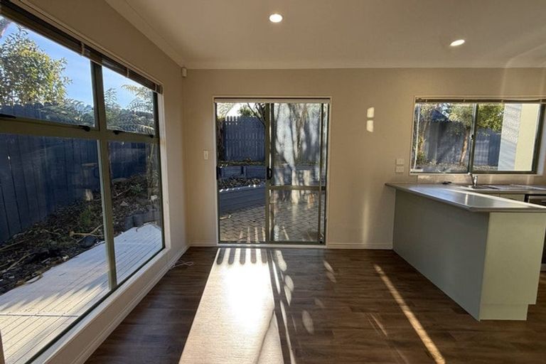 Photo of property in 6 Chadlington Avenue, Henderson, Auckland, 0612