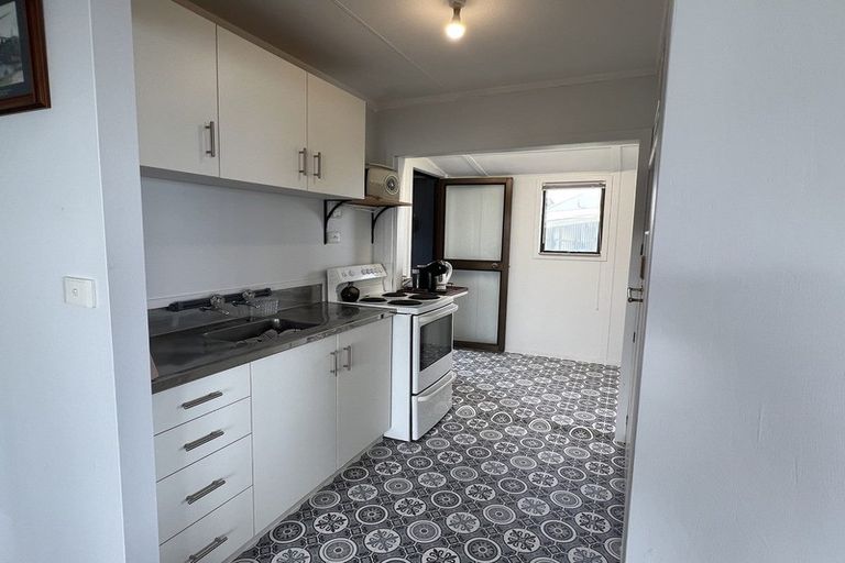 Photo of property in 11a Beach Road, Mokau, 4376