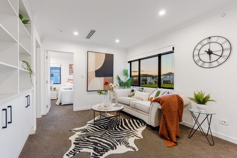 Photo of property in 39 Davey Crescent, Orewa, 0931