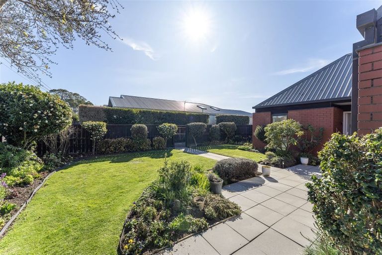 Photo of property in 54a Searells Road, Strowan, Christchurch, 8052