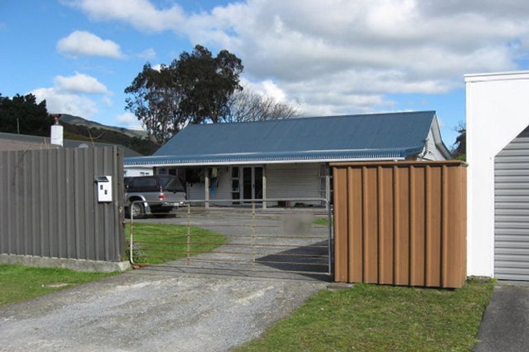 Photo of property in 15 Faulke Avenue, Wainuiomata, Lower Hutt, 5014