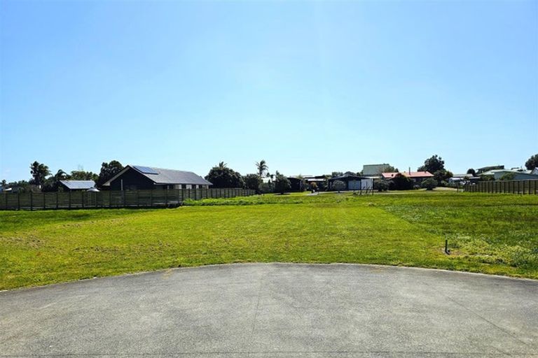 Photo of property in 10 Riria Way, Matarangi, 3592