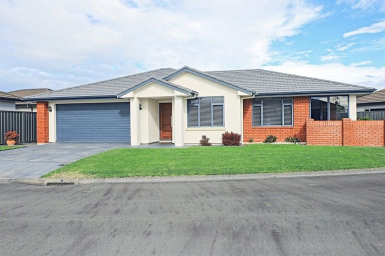 Photo of property in 5 Mana Place, Poraiti, Napier, 4112