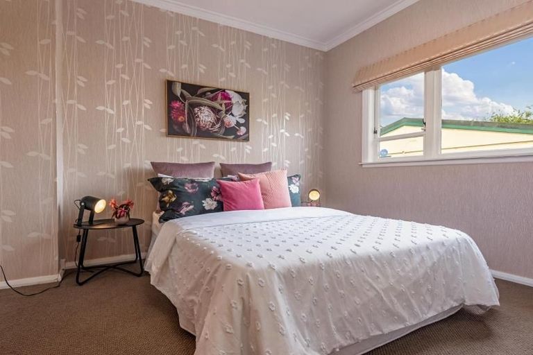 Photo of property in 80 Limbrick Street, Terrace End, Palmerston North, 4410