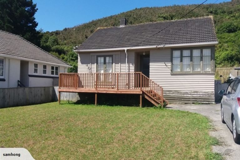 Photo of property in 196 Waddington Drive, Naenae, Lower Hutt, 5011