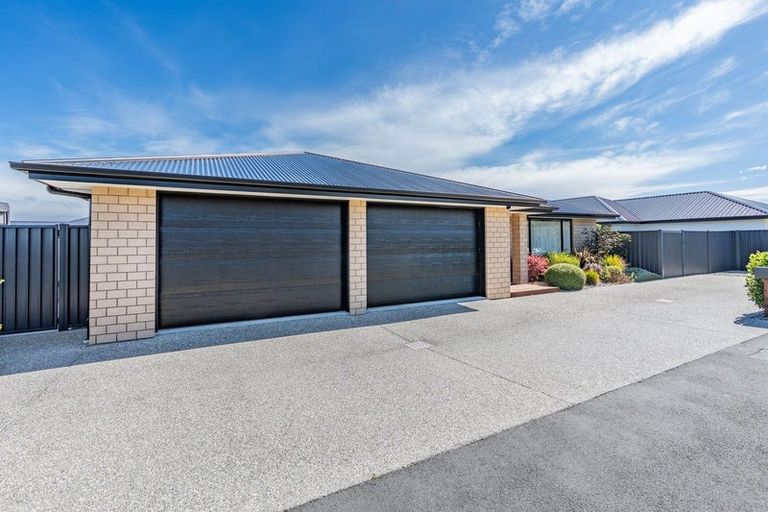 Photo of property in 211 Wingatui Road, Mosgiel, 9024