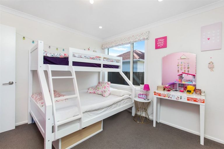 Photo of property in 40 Farquhars Road, Redwood, Christchurch, 8051