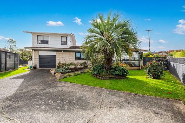 Photo of property in 1 Carr Street, Te Kamo, Whangarei, 0112