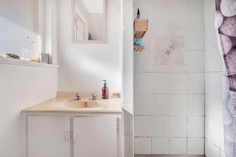 Photo of property in 115a Oceanview Road, Mount Maunganui, 3116