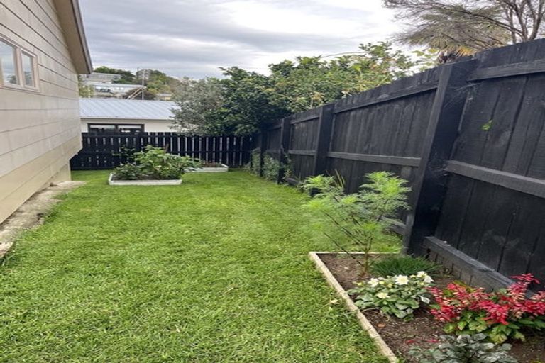Photo of property in 7b Portland Street, Welcome Bay, Tauranga, 3112