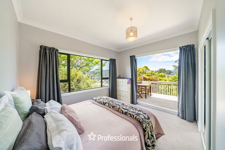 Photo of property in 24 Miromiro Road, Normandale, Lower Hutt, 5010