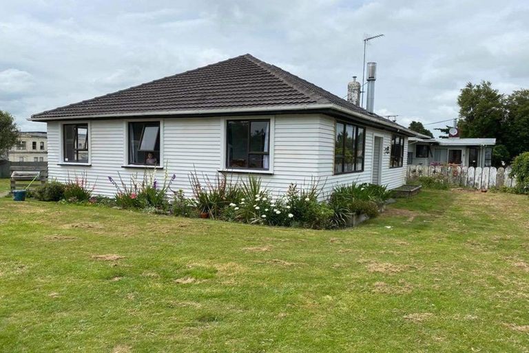 Photo of property in 10 Cornwall Street, Eltham, 4322