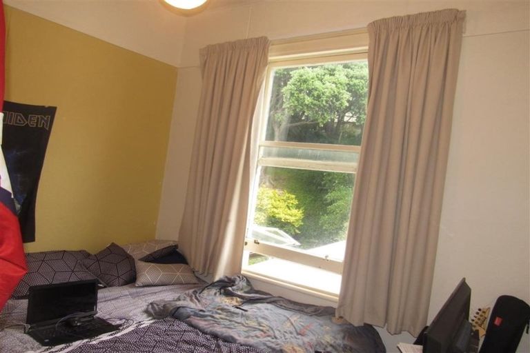 Photo of property in 2a Russell Terrace, Newtown, Wellington, 6021