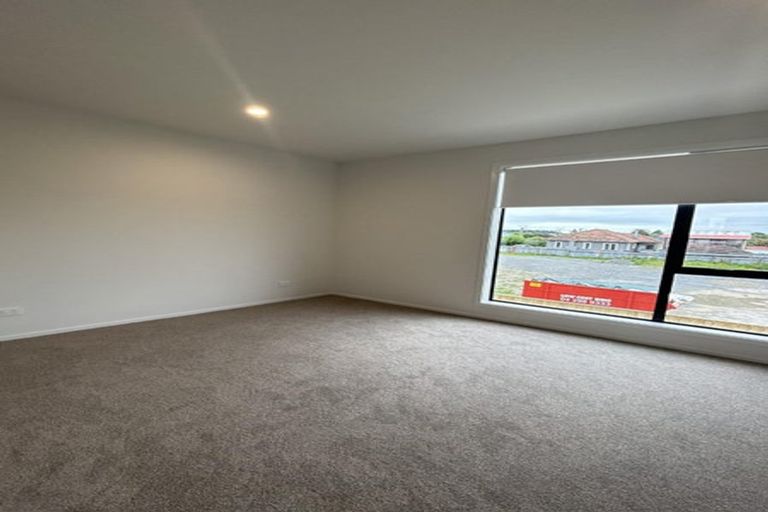 Photo of property in 1 Pipi Place, Levin, 5510