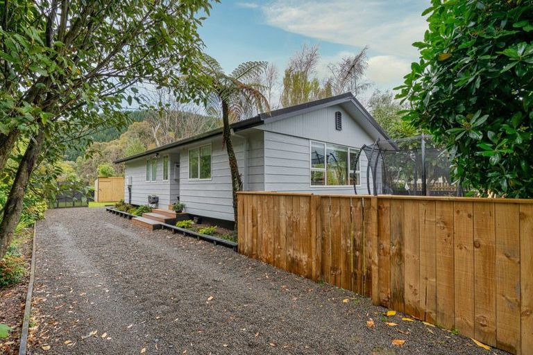 Photo of property in 28 Buckley Grove, Paraparaumu, 5032