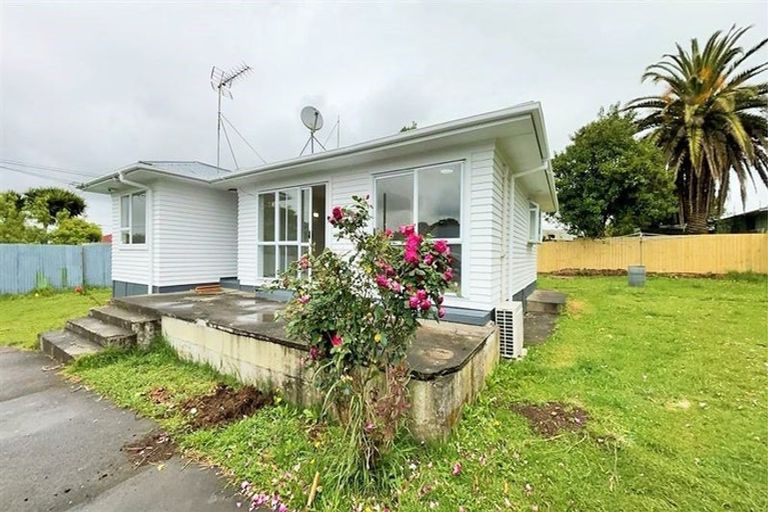 Photo of property in 81a Gloucester Road, Manurewa, Auckland, 2102