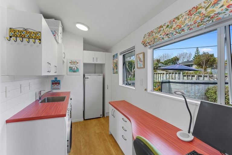 Photo of property in 7 Kawau Grove, Waikanae Beach, Waikanae, 5036