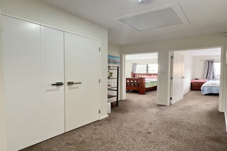 Photo of property in 47b Rangeview Road, Sunnyvale, Auckland, 0612