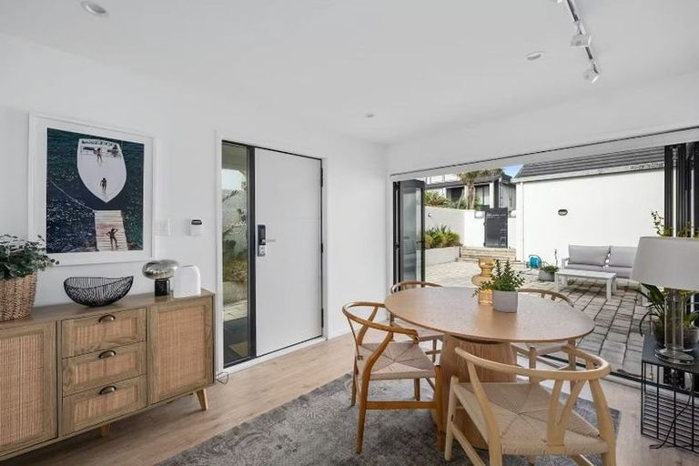 Photo of property in 1/15 Craig Road, Milford, Auckland, 0620