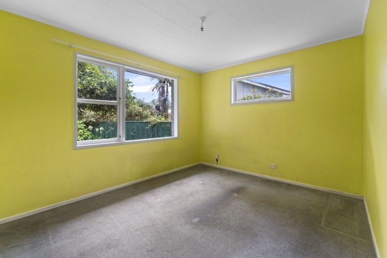 Photo of property in 5 Awatea Avenue, Paraparaumu, 5032
