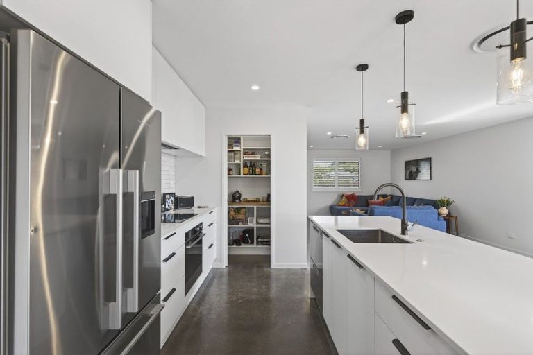 Photo of property in 247 Huatoki Street, Upper Vogeltown, New Plymouth, 4310