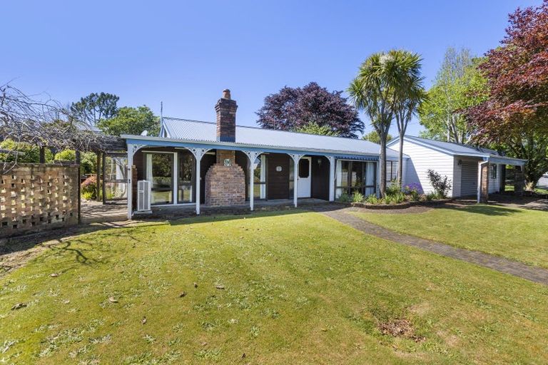 Photo of property in 295 Mangorei Road, Merrilands, New Plymouth, 4312