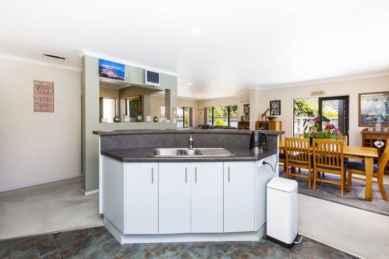 Photo of property in 8 Carlow Grove, Birchville, Upper Hutt, 5018