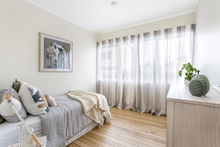 Photo of property in Peninsula Primary School, 61 Wharf Road, Te Atatu Peninsula, Auckland, 0610