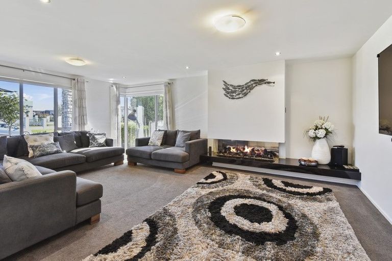 Photo of property in 43 Toscana Drive, Karaka, Papakura, 2113