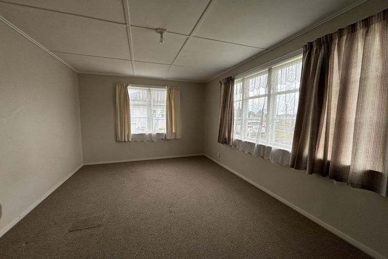 Photo of property in 27 Goldsmith Crescent, Levin, 5510