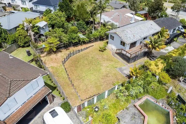 Photo of property in 2/25 Moire Road, Massey, Auckland, 0614