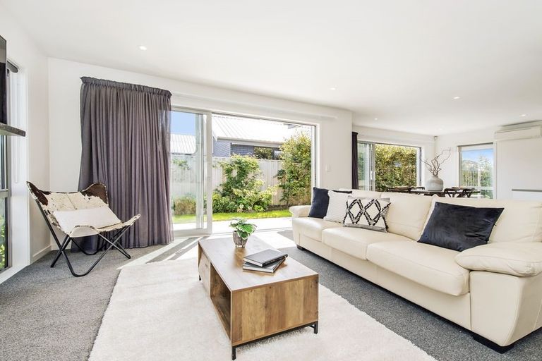 Photo of property in 6 Atap Place, Northwood, Christchurch, 8051