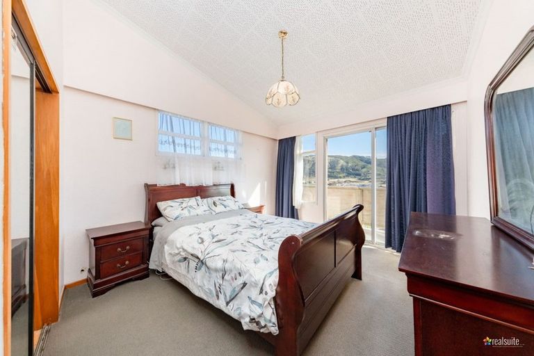 Photo of property in 6 Ash Grove, Ranui, Porirua, 5024