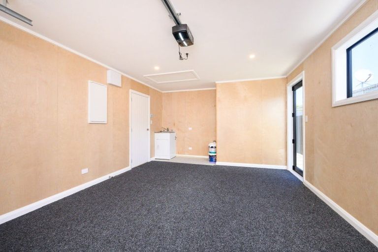 Photo of property in 46 Napier Road, Terrace End, Palmerston North, 4410