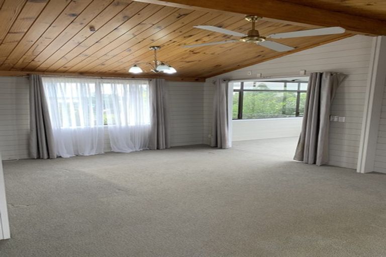 Photo of property in 209 Carnoustie Drive, Wattle Downs, Auckland, 2103