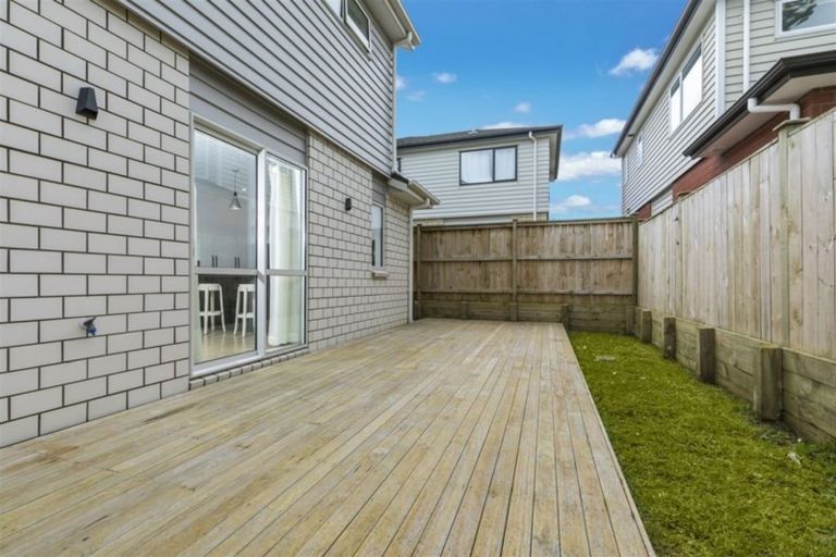 Photo of property in 45 Bordeaux Parade, Te Atatu South, Auckland, 0610