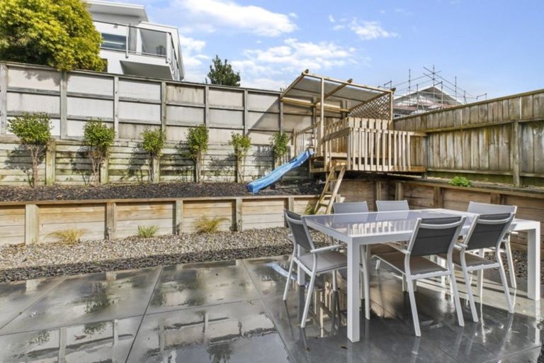 Photo of property in 1040b Papamoa Beach Road, Papamoa Beach, Papamoa, 3118