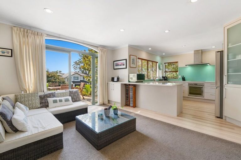 Photo of property in 4 Westminster Gardens, Unsworth Heights, Auckland, 0632