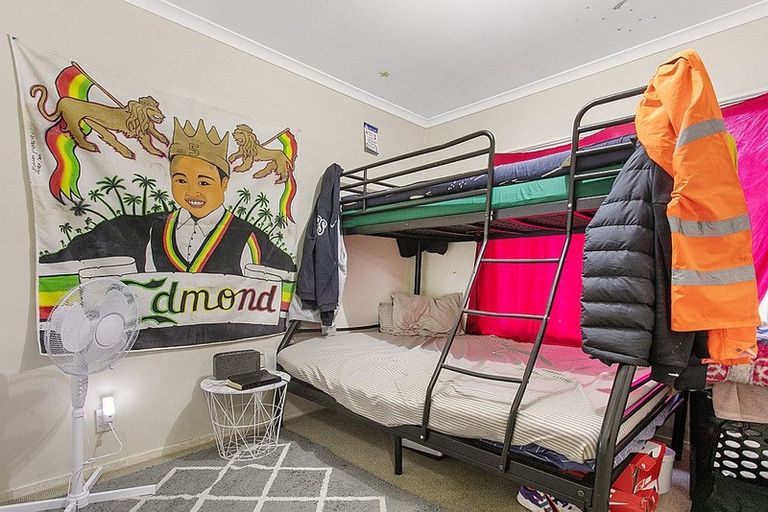 Photo of property in 47 Sandwick Drive, Weymouth, Auckland, 2103