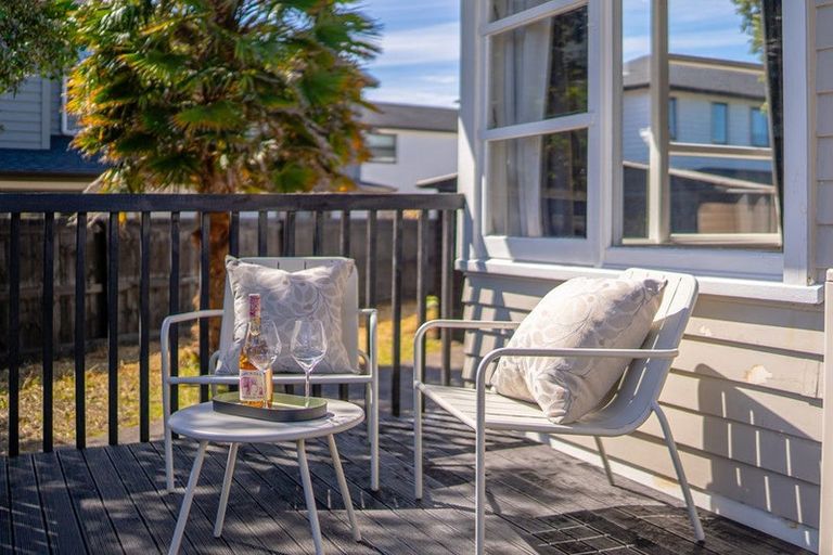 Photo of property in 24 Mackenzie Street, Te Atatu South, Auckland, 0610